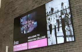 digital signage in education