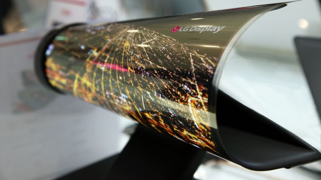 CES_2016_18_inch_Rollable_OLED.0.0