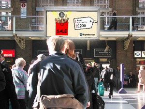 digital signage in Liverpool st train station